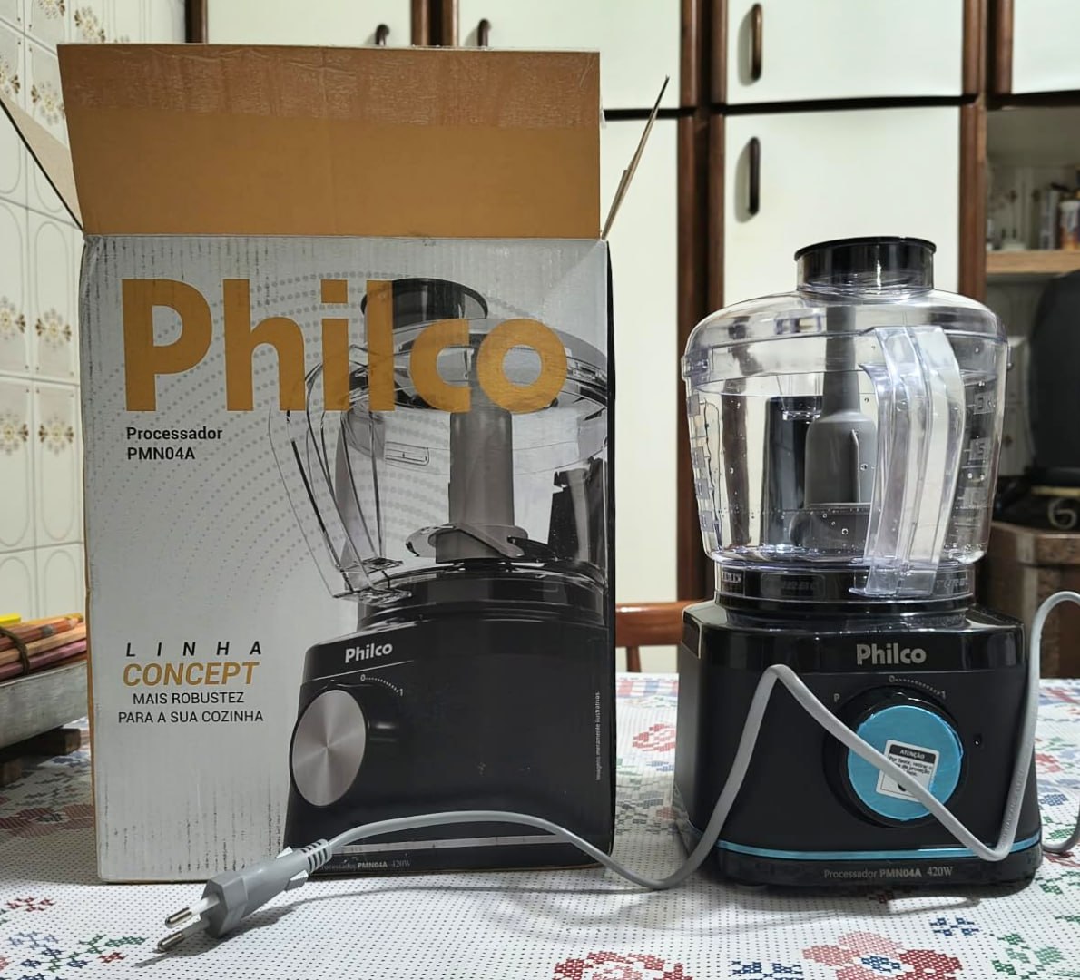 Processador de Alimentos Philco 420W com Jarra 500ml Função Pulsar e Trava de Segurança Preto PMN04A 127V