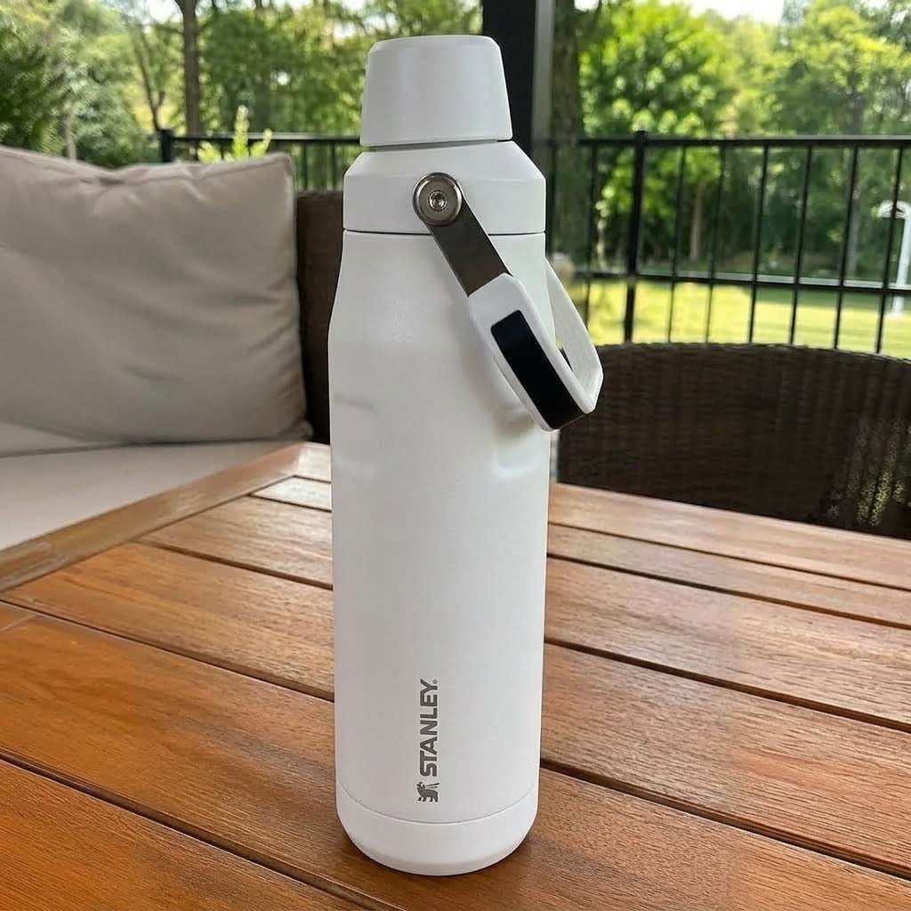 Garrafa Térmica Aerolight Flip Straw 710 Ml Stanley