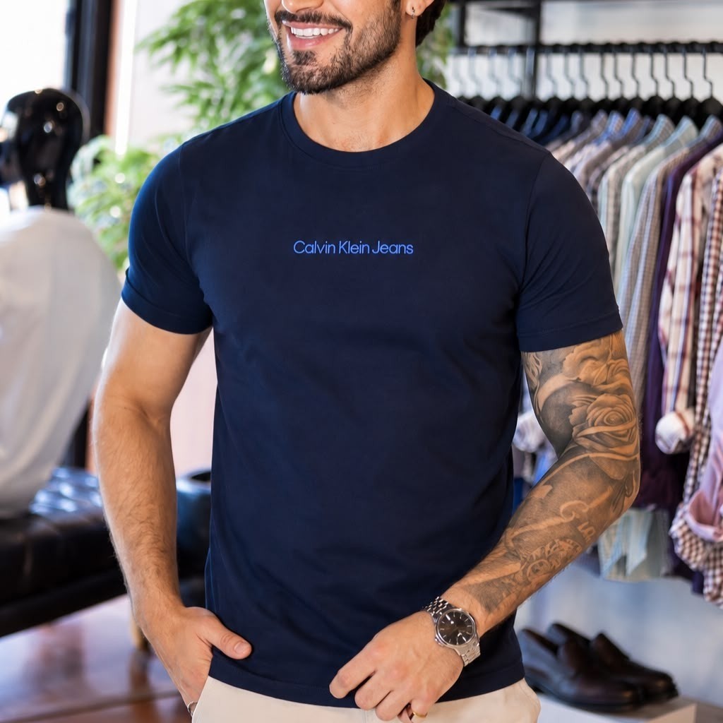 Camiseta Calvin Klein Jeans Institutional New Azul Marinho (P ao XG)