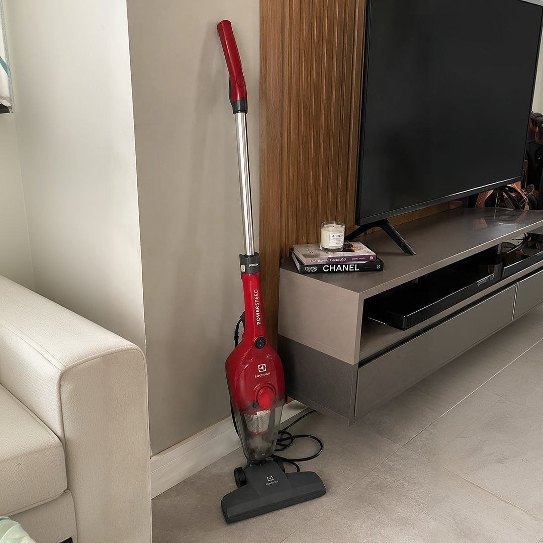 Aspirador pó vertical com fio portátil 2 em 1 1100W Electrolux STK13 220V