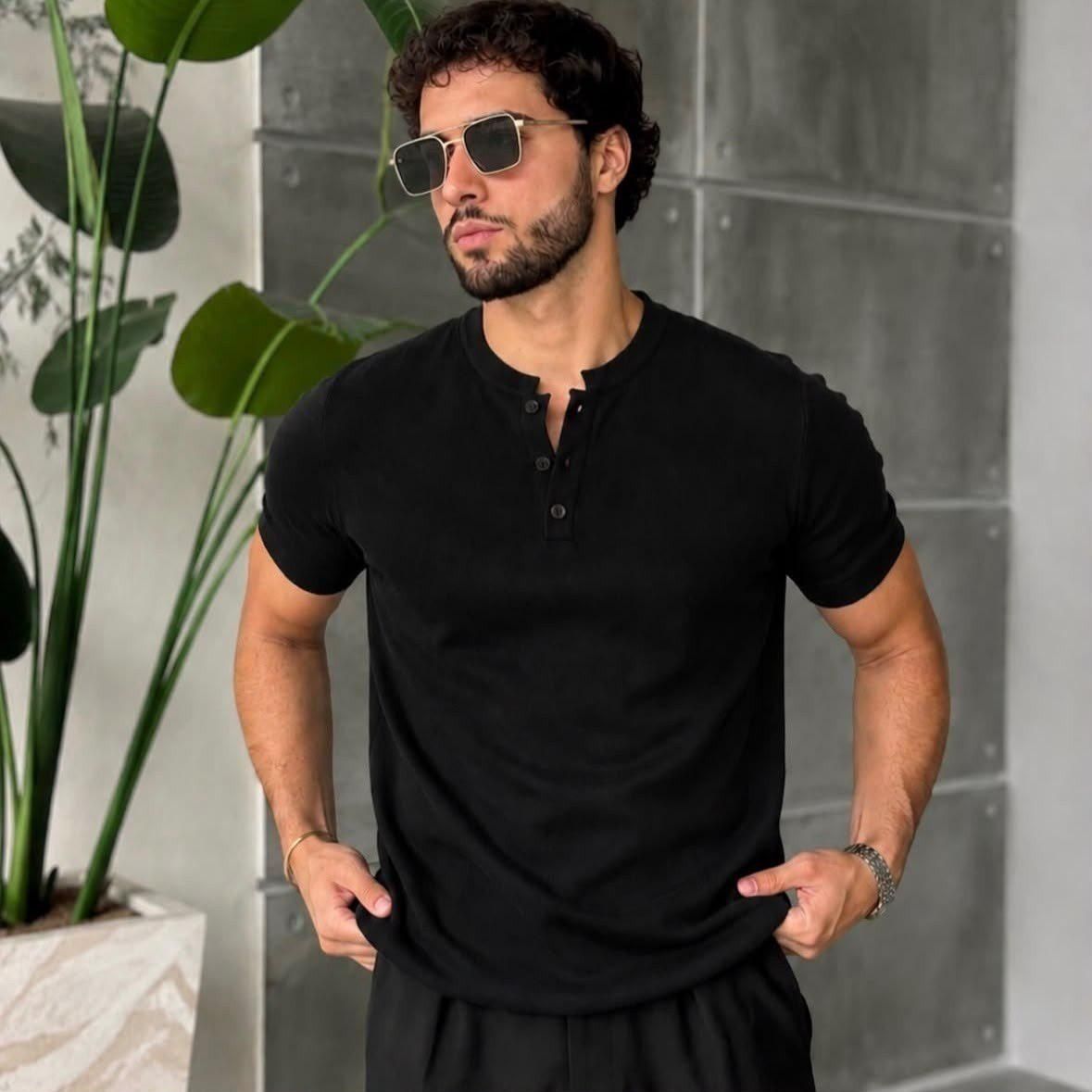 Camiseta Henley Slim Fit Algodão (P ao GG)