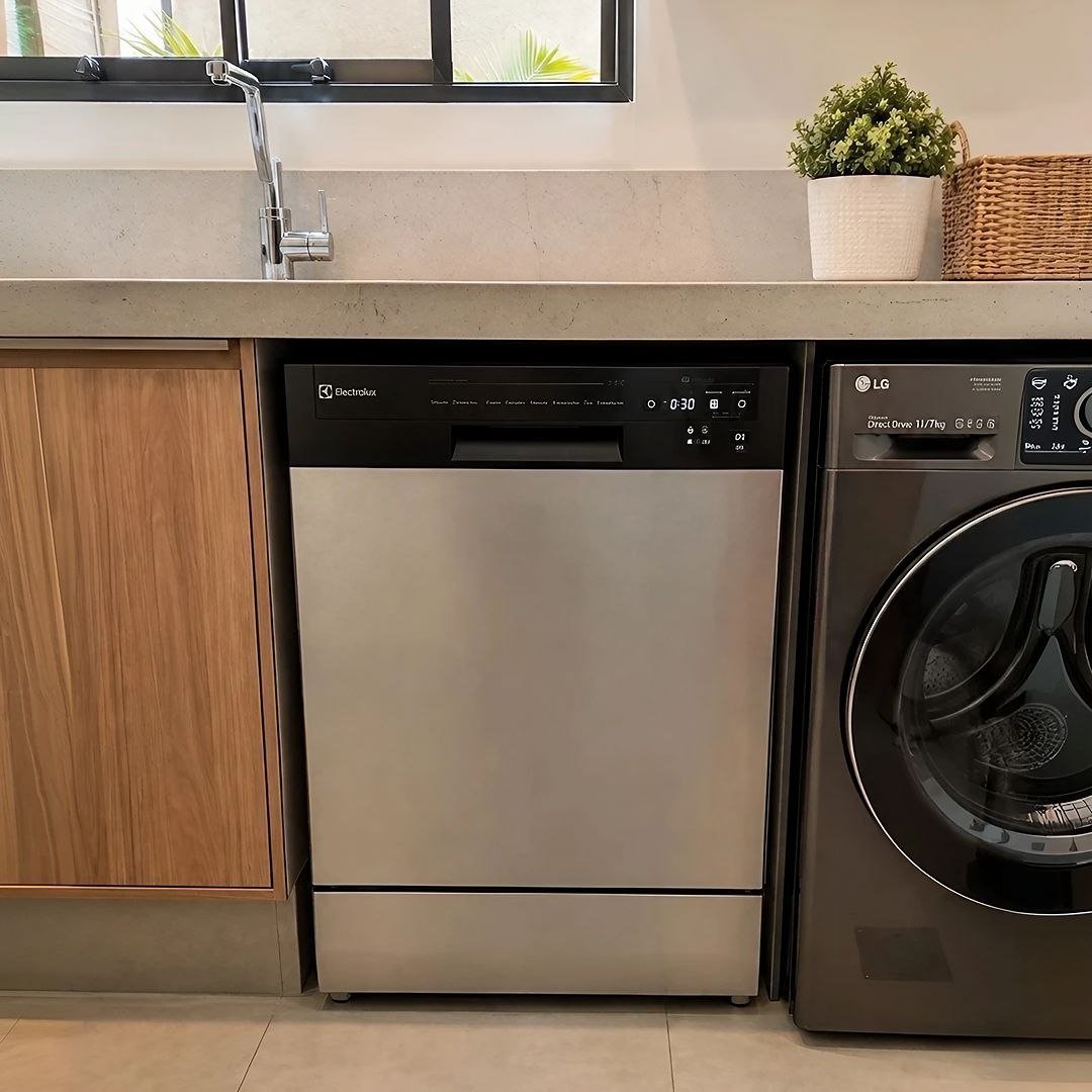 Lava-Louça Electrolux 8 Serviços Inox com Programa Lava & Seca 50 minutos LS08E Display Digital