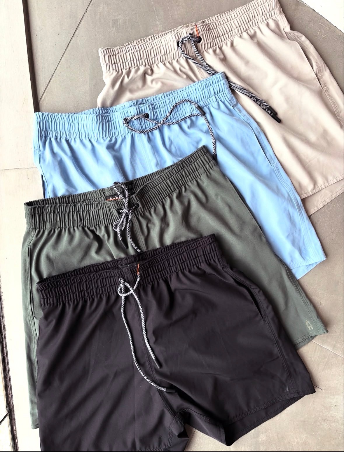 Kit 4 Bermuda Shorts Tactel Sandrini Elastano Academia Praia Sortidos Liso Gg