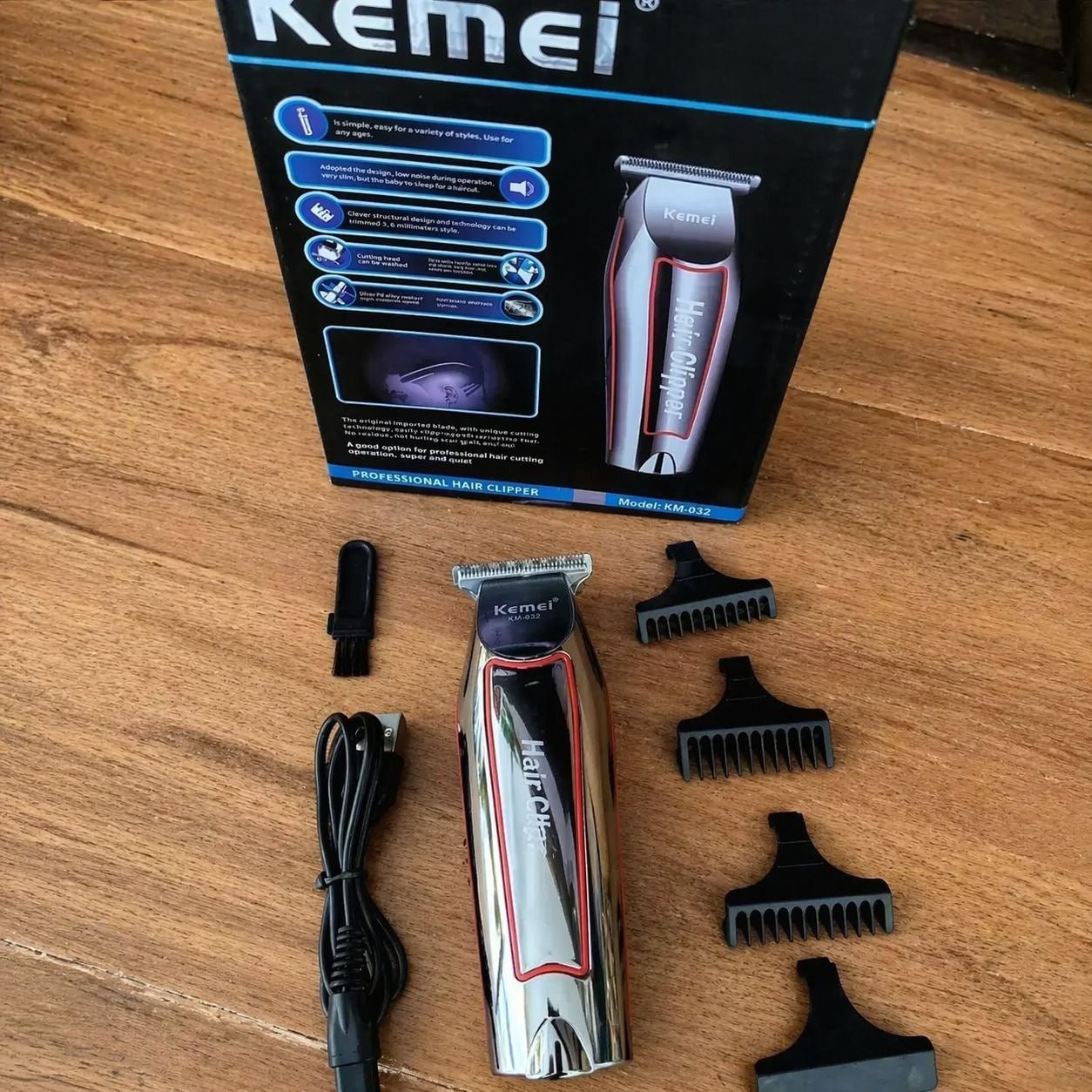 Maquina Cortar Cabelo Aparar Barba Kemei Km-032 Acabamento