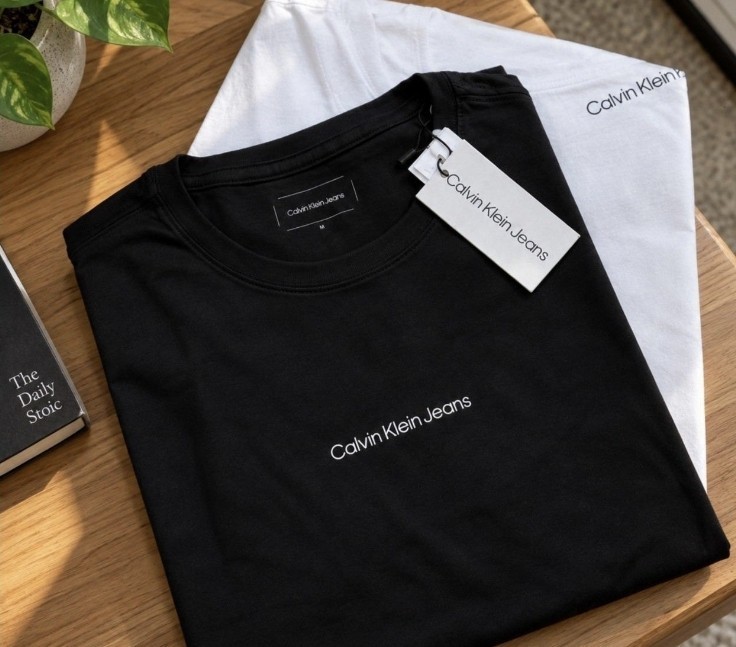 Camiseta Calvin Klein Masculina Flame Front Logo Preta