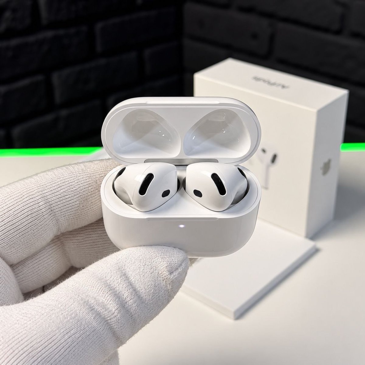 Apple AirPods 4