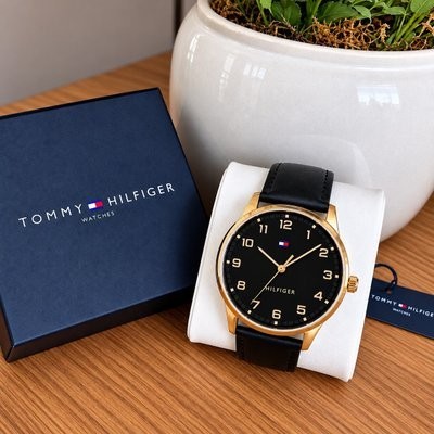 Relógio Tommy Hilfiger Th Essentials Masculino Em Couro Preto
