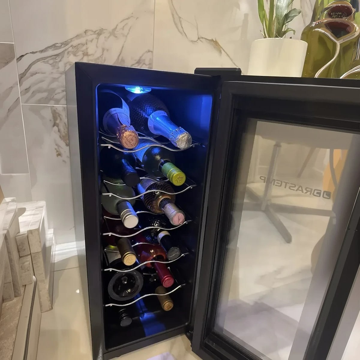 Adega Climatizada Brastemp 12 Garrafas com Painel Touch All Black BZC12 B Preto