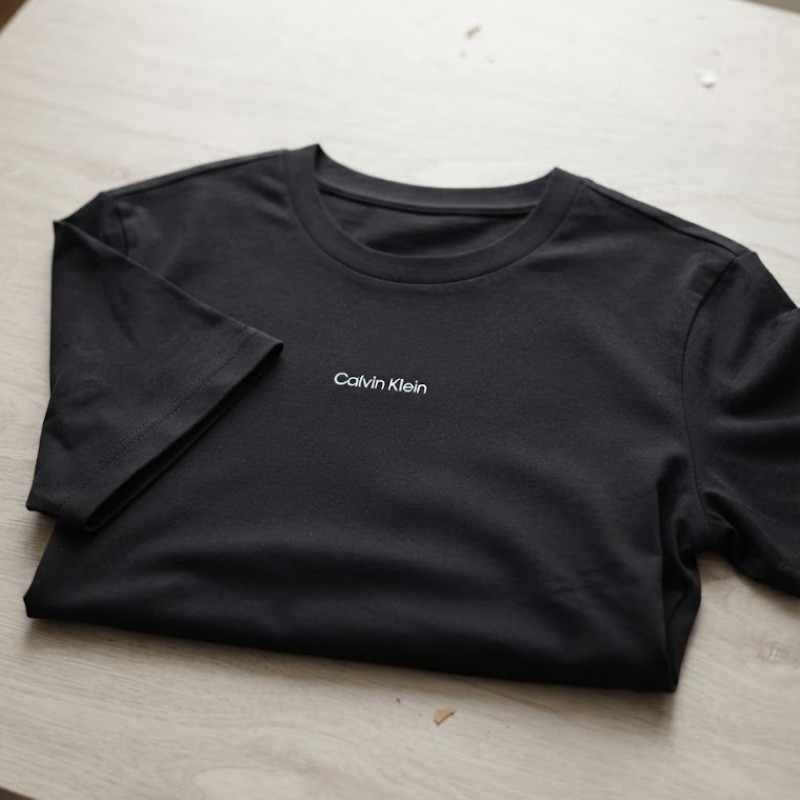 Camiseta Calvin Klein Masculina Flame Front Logo Preta (P ao GG)