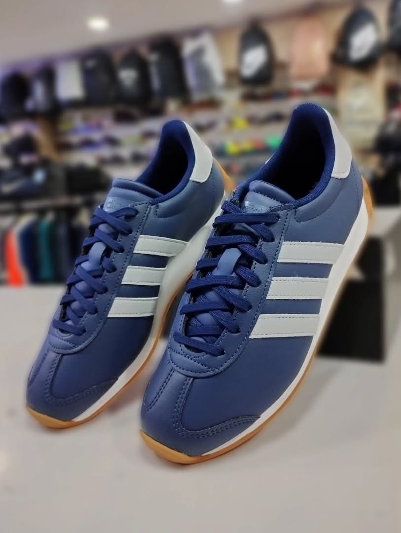 Tênis Adidas Runvista (38 ao 43)