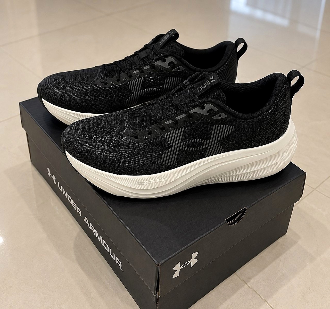 👟 Tênis Under Armour Charged Endless (35 ao 43)