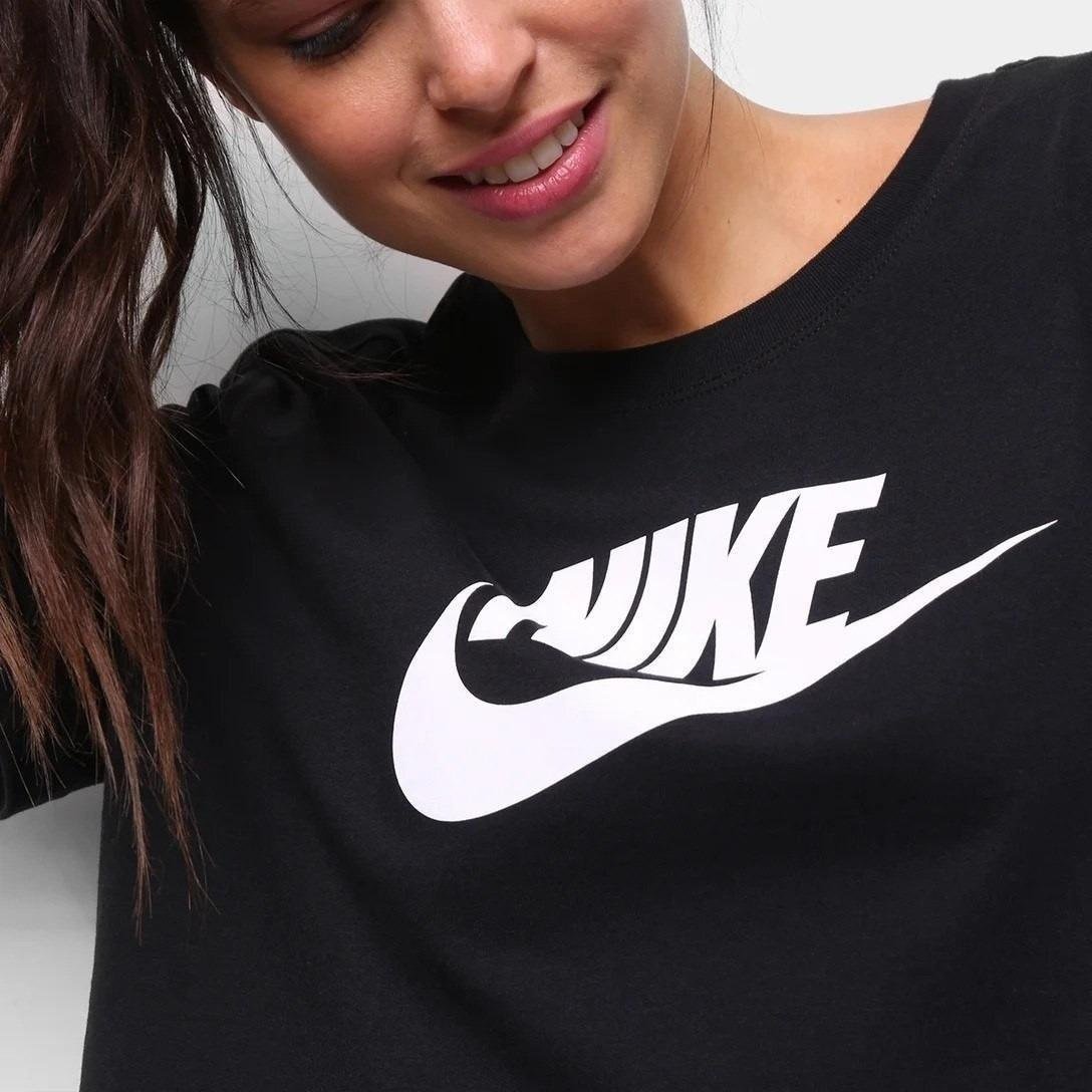 Camiseta Cropped Nike Sportswear Essential CR Feminina