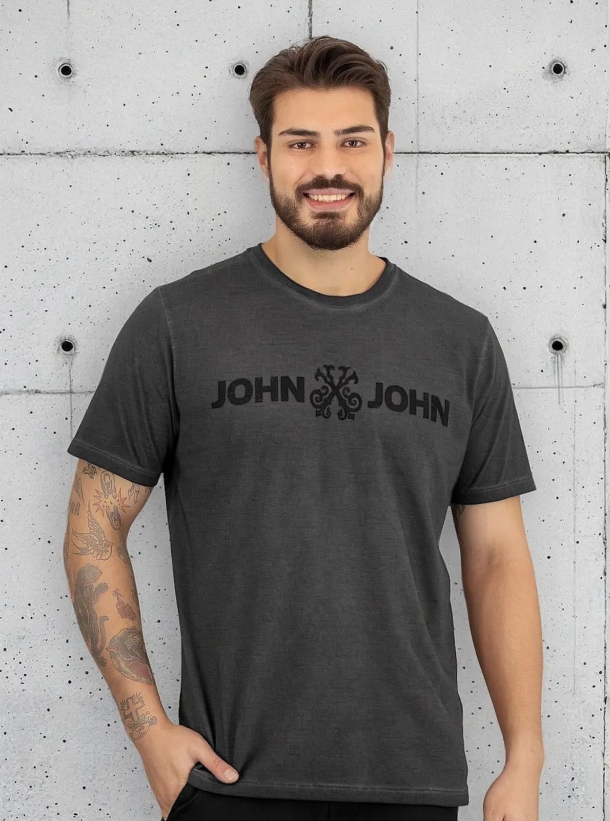Camiseta John John Jj Basic Logo Stone Cinza Escuro