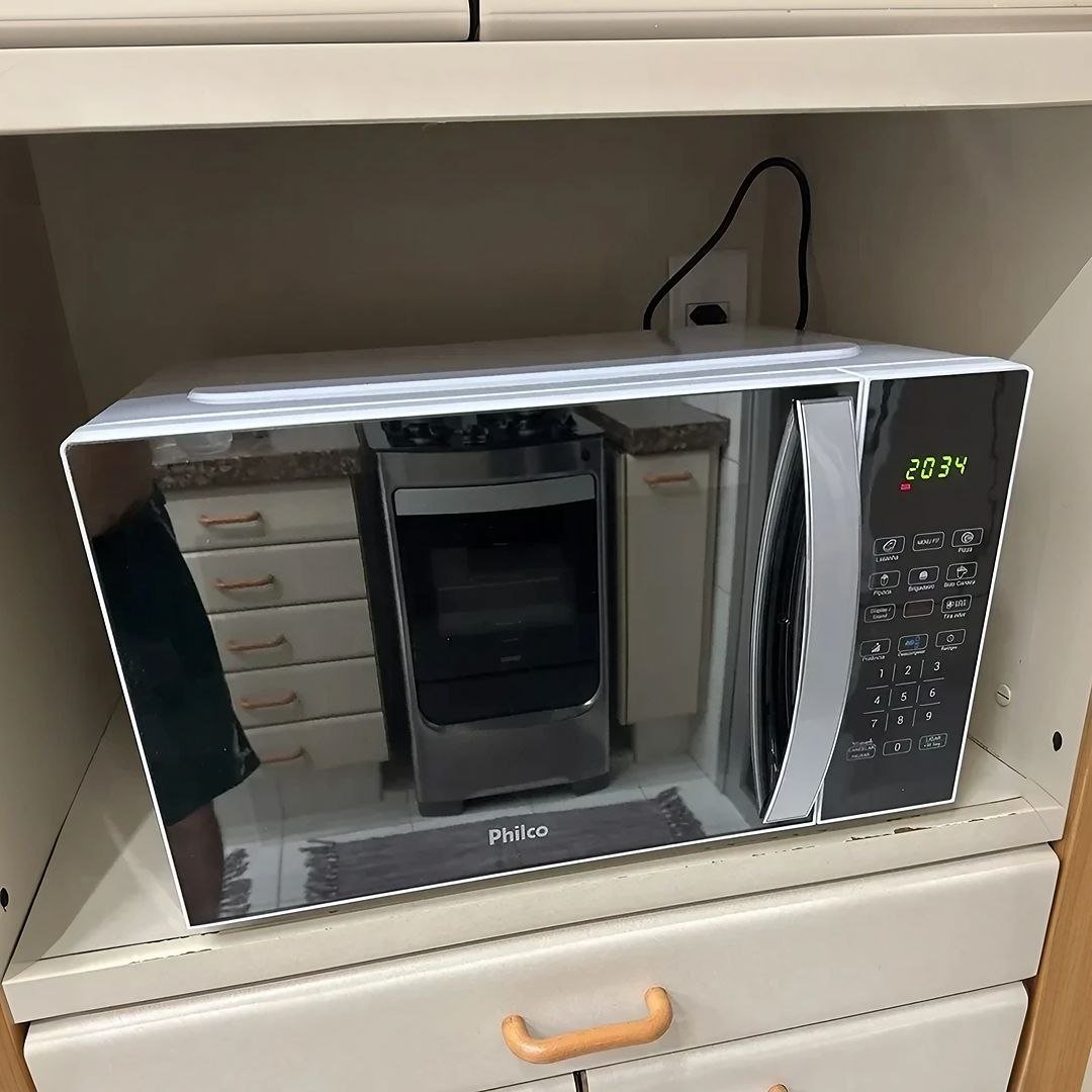 Micro-ondas Philco 28L Pintura Limpa Fácil PMO30E 127V