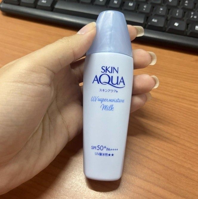 Protetor Solar Facial Skin Aqua Super Moisture Milk 40g FPS50