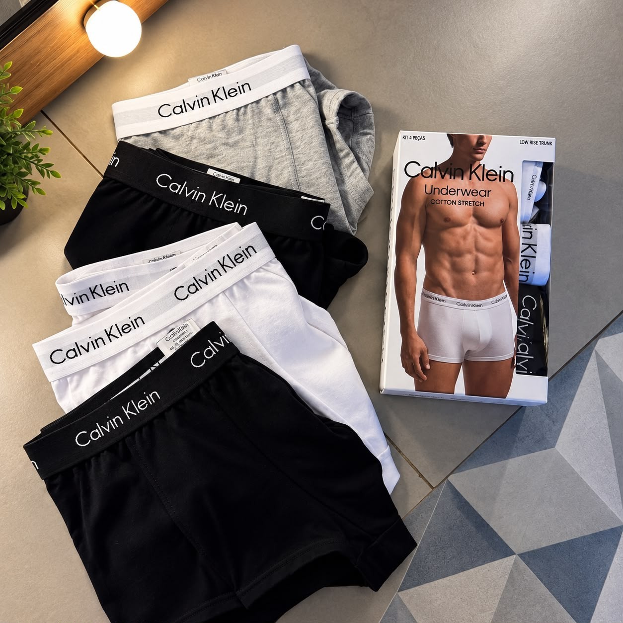Kit 4 Cuecas Masculinas Boxer Cotton Calvin Klein  - Branco 2 Liso (M ao XL)
