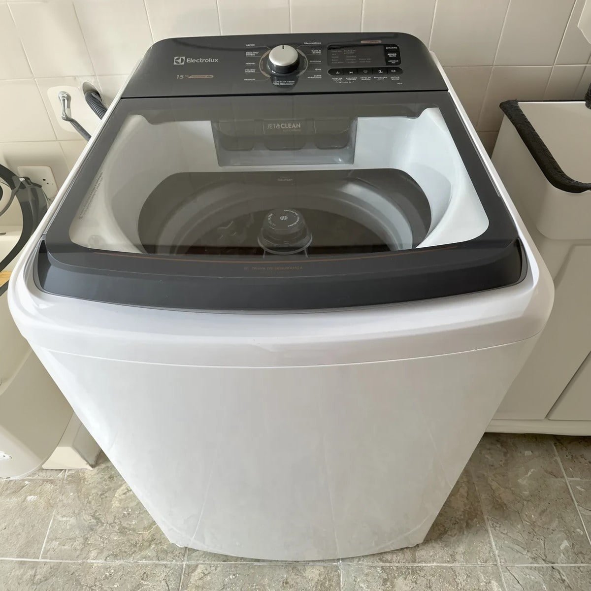 Lavadora de Roupas Electrolux 15kg Cesto Inox 11 Programas de Lavagem Branco Premium Care LEC15 - 220V
