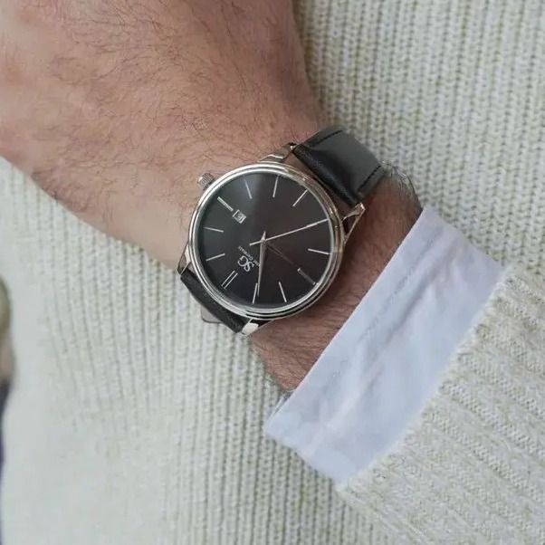 Relógio Masculino Chrowl Saint Germain Pulseira Couro Caixa Prateada Fundo Preto 42mm Clássico