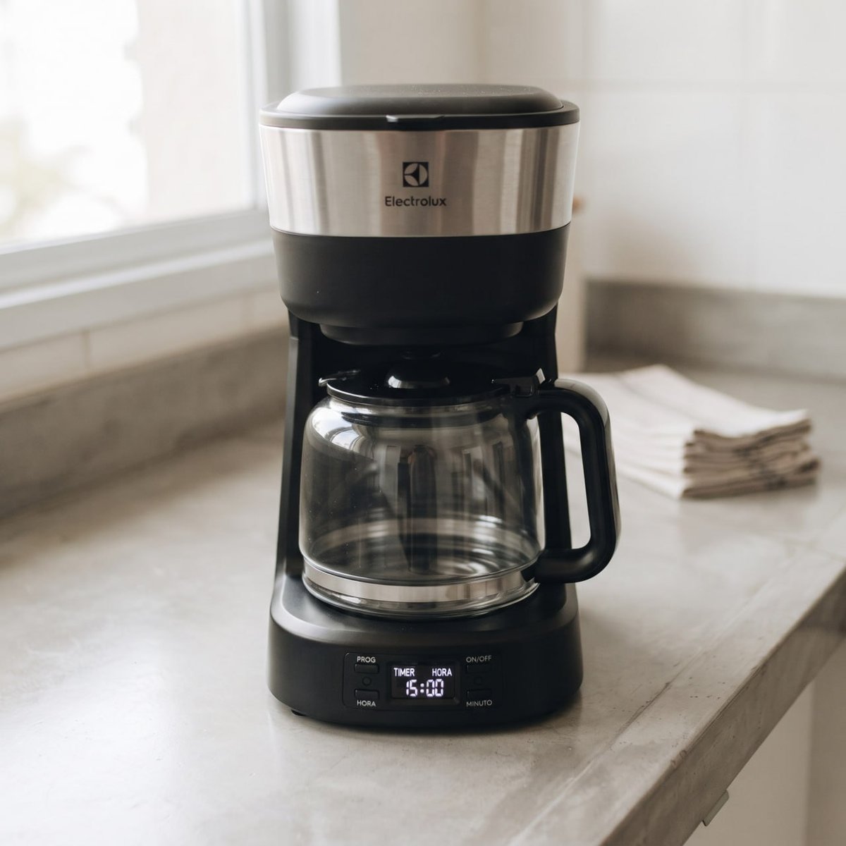 Cafeteira Elétrica Electrolux inox capacidade 1,2L 30 xicaras ECM25 127V