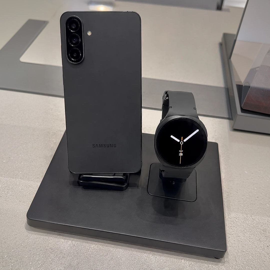 Galaxy A37 5G (128GB) - Preto + Galaxy Watch8 BT 40mm