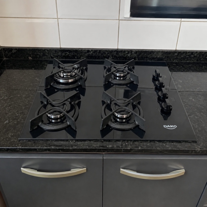 Cooktop 4 Bocas Dako Supreme Com Mesa de Vidro e Tripla Chama Preto Bivolt