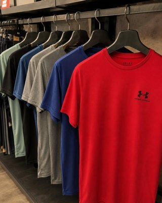 Camiseta Under Armour Sportstyle Left Chest (P ao GG)